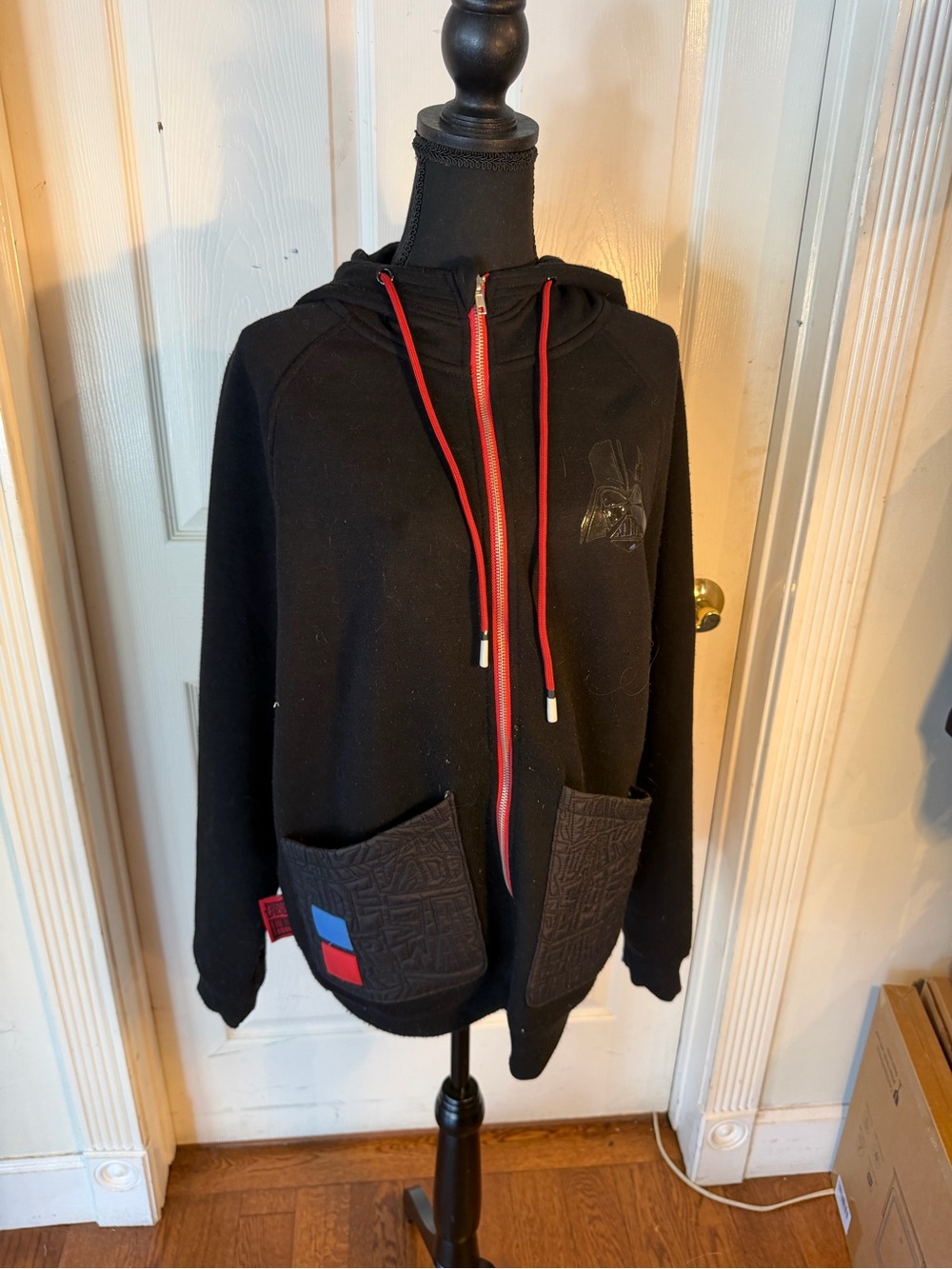 Darth Vader sweatshirt / park exclusive